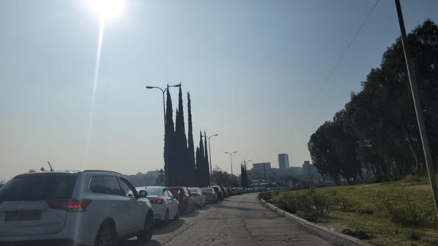 מתחם בדיקות קורונה עמוס ברחובות