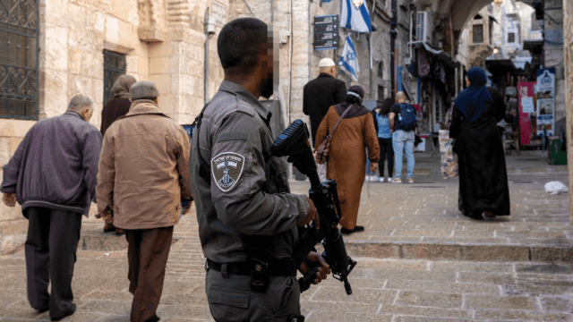 חייל מג"ב בעיר העתיקה. נדרשים לדריכות שיא