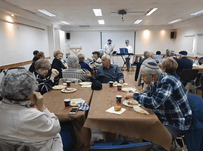 חברי 'קפה אירופה' במפגש לאחר הטקס