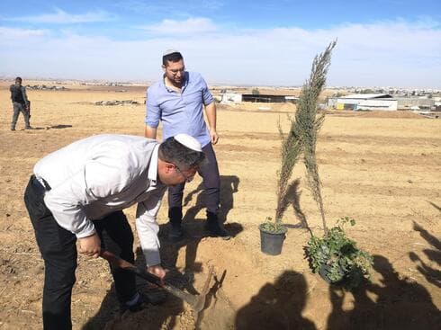 ח"כ בן גביר. שתילה תחת אבטחה