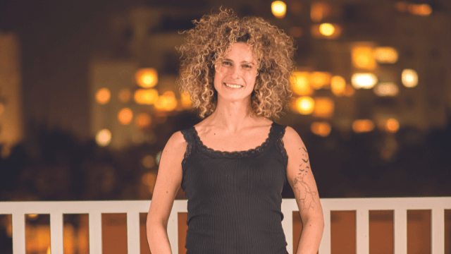 איריס שדמי. "אני חיה את חיי על פי רצונותיי ובחופש גמור"