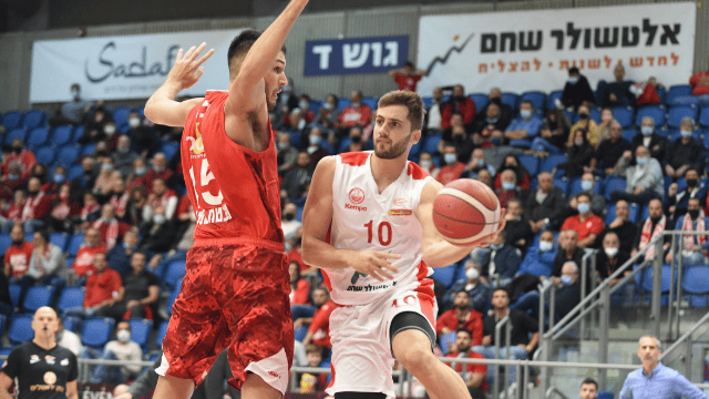 גילינסקי (מימין). מרוצה מהמעבר 