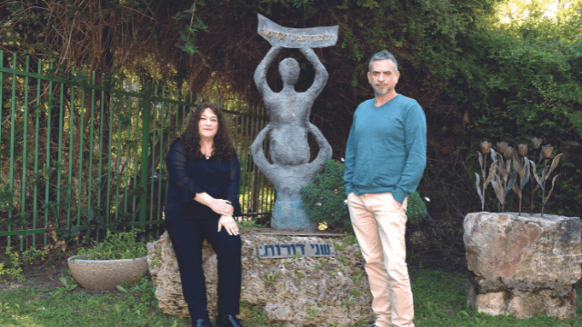 קורן־קטן ושובל בבית להיות 