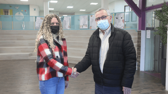 אש העירייה, משה פדלון, ומנהלת בית הספר, עינת בן נאים