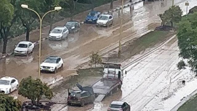 הצפות בפארק המדע הצפות בפארק המדע