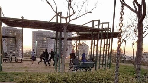 מפוצצים נפצים בפארק ברחובות החדשה 