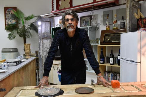 אודי יפרח במקום החדש.  "זה בית, מרגישים בו דברים"
