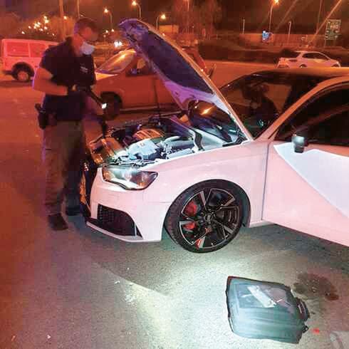 התושבים משוועים לפתרון. כלי רכב משופר הורד מהכביש