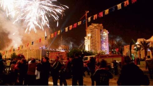 חגיגות העצמאות בבאר־שבע. היו הופעות והיו זיקוקין
