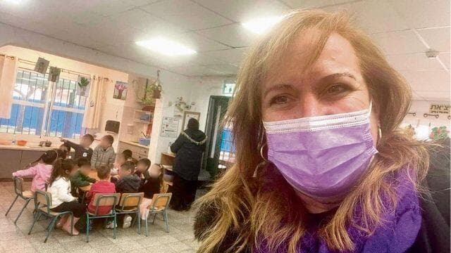 ליאל אבן זוהר באה לסייע בגן בעיר ליאל אבן זוהר באה לסייע בגן בעיר