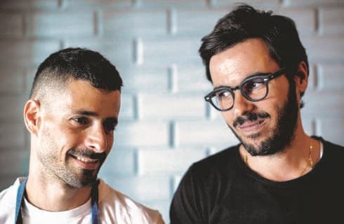 יחי זינו וערן זנו. "עצם זה שהזמינו מסעדה קטנה וכשרה מאשדוד לטקס זה הישג ענק"