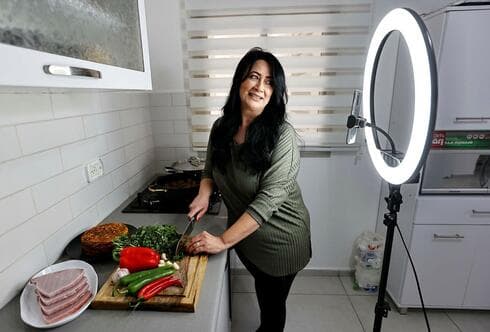 אילנית בניזרי. "הייתה לי ילדות לא קלה ולא זכיתי לחגוג את השבתות והחגים כמו שצריך" (צילום: גדי קבלו) איך הפכה אילנית בניזרי לאושיית רשת עם 126 אלף חברים, שעוקבים אחרי ההנחיות שלה לבישול מרוקאי