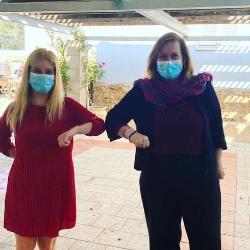 עם ליאל אבן זוהר. ראתה סיטואציה בקבוצת ווטסאפ שבה הותקפתי באלימות מילולית ולא שתקה (צילום פרטי) עם ליאל אבן זוהר. ראתה סיטואציה בקבוצת ווטסאפ שבה הותקפתי באלימות מילולית ולא שתקה