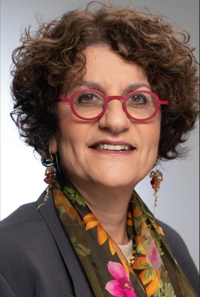 מאמינה. רות רלבג