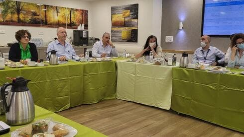 ישיבה בבית חולים כרמל