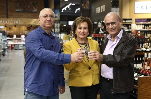 חגי שלום נאוה ברק ויוסי שליו 
