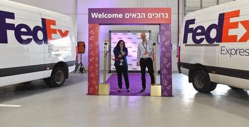 צביקה הברמן, סמנכ"ל תפעול פדקס ישראל ומרים צור, המנכ"לית 