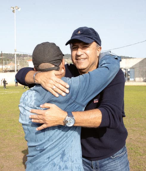 היו"ר צרפתי והמנג'ר בן דור חוגגים