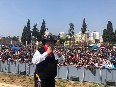 ב-2019 הוא היה קאובוי, למה הוא יתחפש השנה?