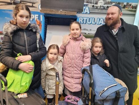 משפחה שנחלצה מזירת המלחמה