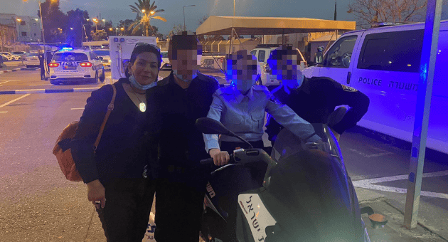 הגשימו חלום. הנערים במשטרה