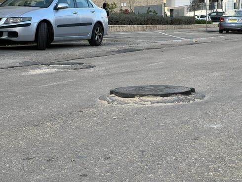 מכסה ביוב בולט פסגות אפק