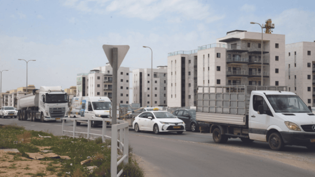 עומס תנועה ביציאה המזרחית מבאר־שבע