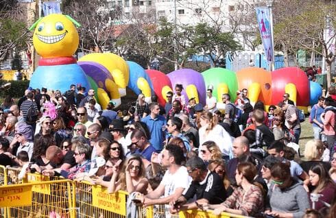 פורים ברחובות