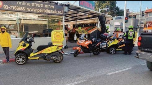 זריקת רימון לעבר חנות השייכת לאחד העבריינים