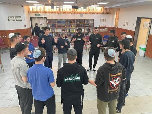 תלמידי יש"י במהלך הפעילות
