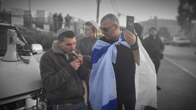 רועי פוגל (משמאל) רועי פוגל (משמאל)