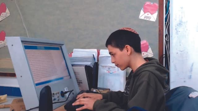 אדלר במהלך שבירת השיא 