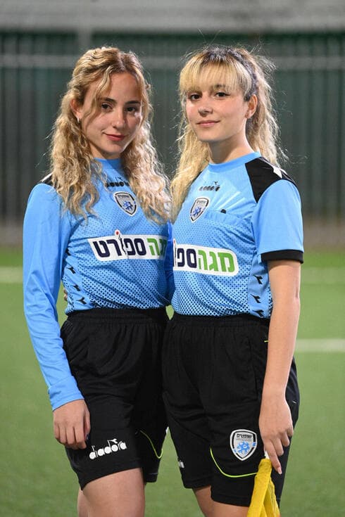 מימין: סתיו ורוני בן עזרא