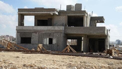 בית הנמצא בהליך בנייה בבאר־שבע עם ממ"ד בחזית בית הנמצא בהליך בנייה בבאר־שבע עם ממ"ד בחזית