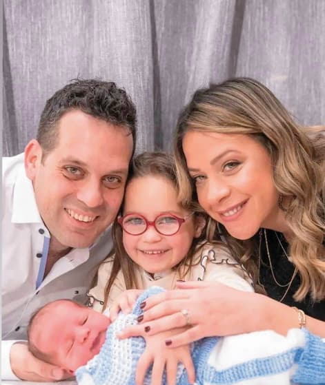 משפחת בר כהן בתמונה משפחתית