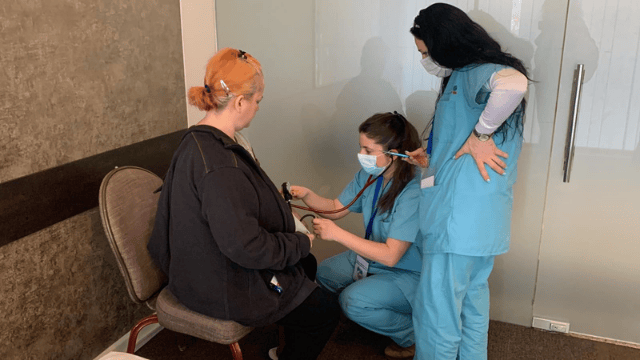 האחות אולגה לייבוביץ' והרופאה דניאלה