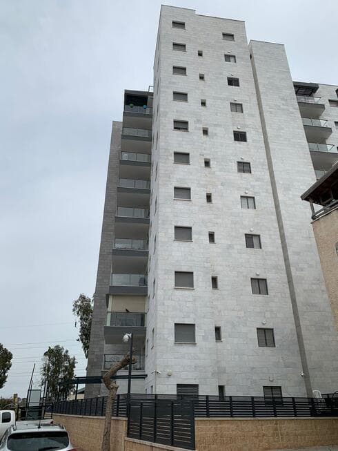 הבניין ברח' מנשה 