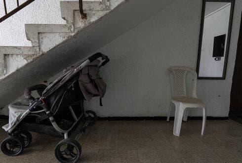 האם שדידרדה את בנה לסמים, בן הזוג שהטריד מינית וחמשת הילדים שסבלו מהזנחה. איפה שירותי הרווחה באשקלון? (צילום: צפריר אביוב) האם שדידרדה את בנה לסמים, בן הזוג שהטריד מינית וחמשת הילדים שסבלו מהזנחה. איפה שירותי הרווחה באשקלון?