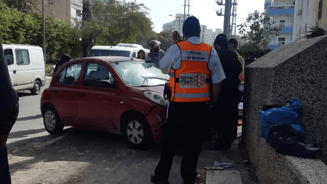 זירת התאונה ברחוב הרב הרצוג