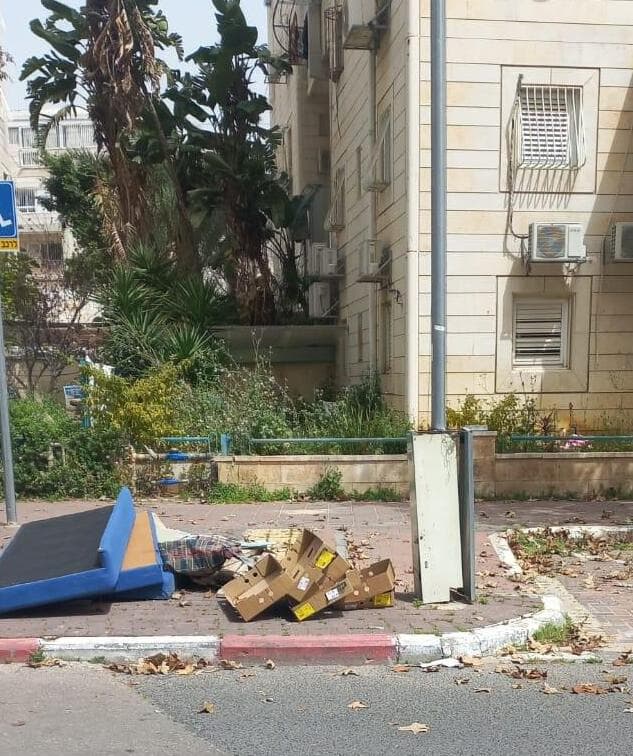 פסולת בהדר גנים וגני הדר