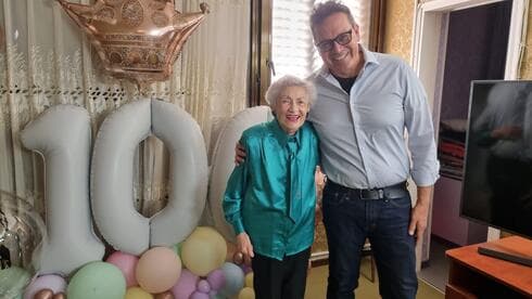 חוגגת 100. הרופאה וראש העירייה
