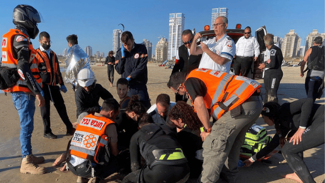 כוחות ההצלה בחוף פולג