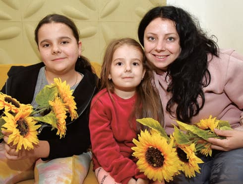 משפחת אוטמחוב (צילום: נחום סגל) משפחת אוטמחוב