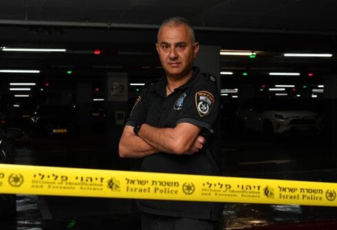 מפקד יחידת המז"פ במחוז ירושלים מספר על החשש להתמוטט נפשית מהזירות ואיך הגיע למצב בו חיסל שני מחבלים (צילום: יואב דודקביץ') מפקד יחידת המז"פ במחוז ירושלים מספר על החשש להתמוטט נפשית מהזירות ואיך הגיע למצב בו חיסל שני מחבלים