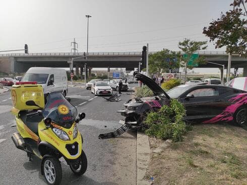 תאונת דרכים בין שני כלי רכב סמוך לצומת קרית אתא