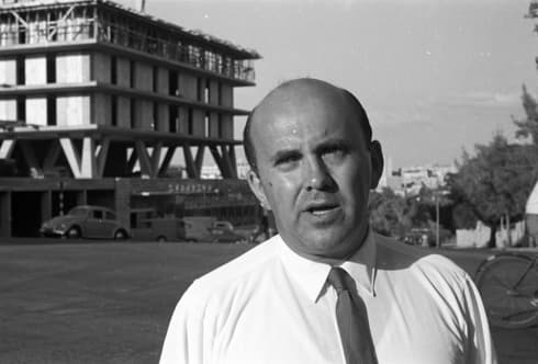 ברט לואב, בעלי הסופרמרקט המפורסם, 1960