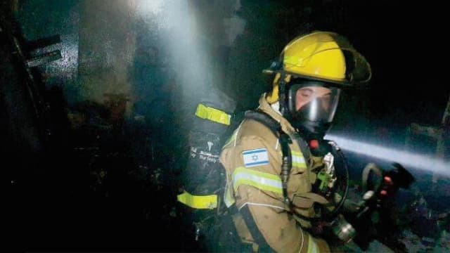 רחוב גרינבוים. הבניין עלה בלהבות