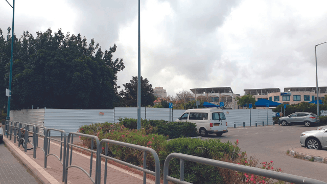 השטח שגודר לטובת בית כנסת 