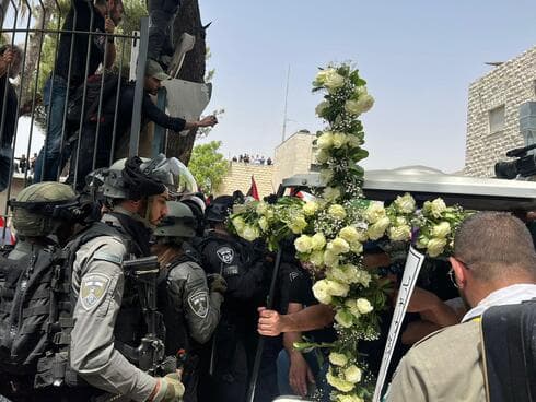 הפרות סדר בבית החולים בשייח ג'ראח (צילום: לירן תמרי) הפרות סדר בבית החולים בשייח ג'ראח