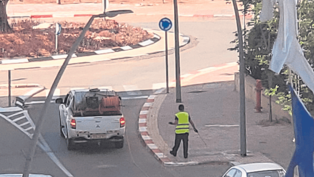 ריסוס בשכונת נווה זמר